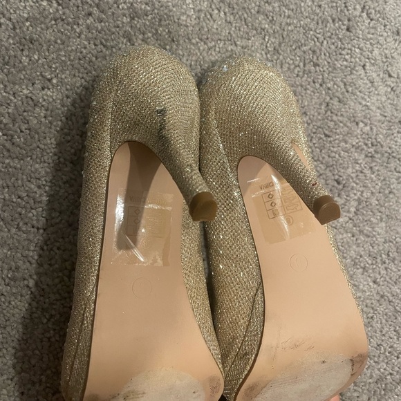 Size 8 sparkle tan heels - Picture 5 of 5